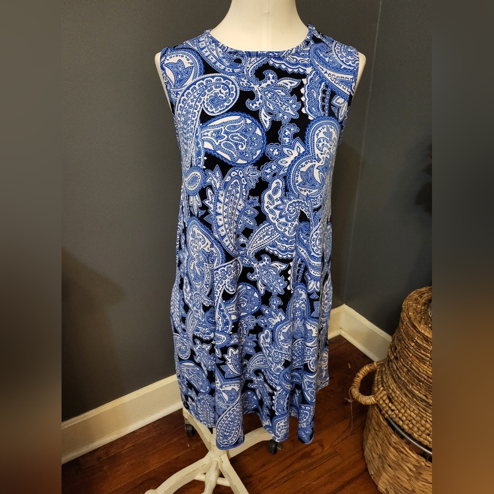 Blue and white Cynthia Rowley summer dress with pockets.size Medium